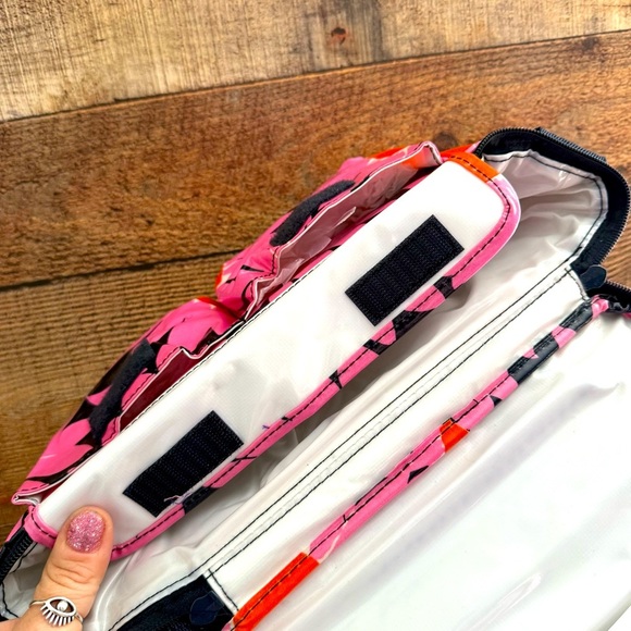 NWT Vera Bradley Retired Loves Me Insulated Lunch Bag - Picture 7 of 7